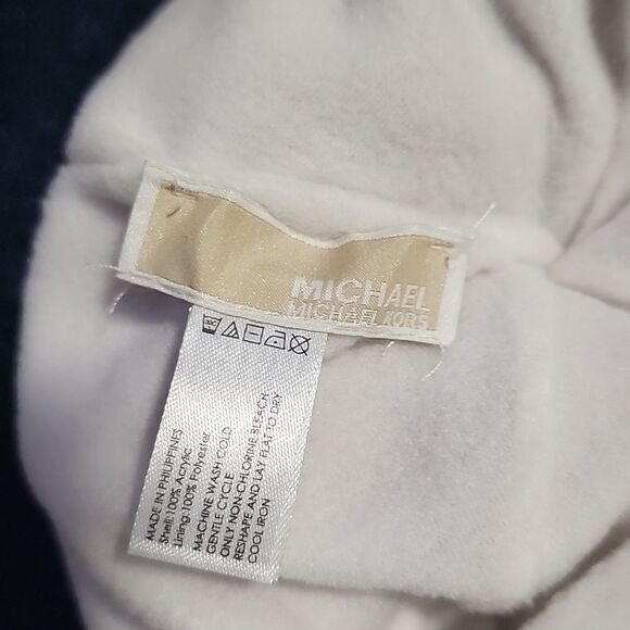 Michael Kors Beanie Like New - Picture 4 of 4